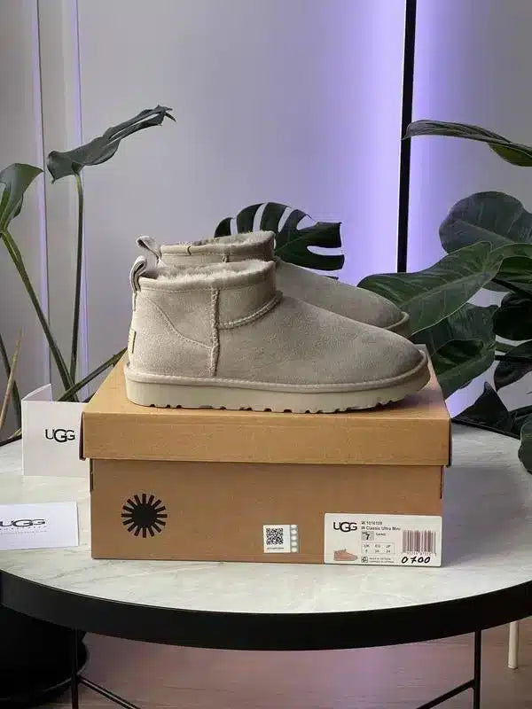 UGG Bej Mini