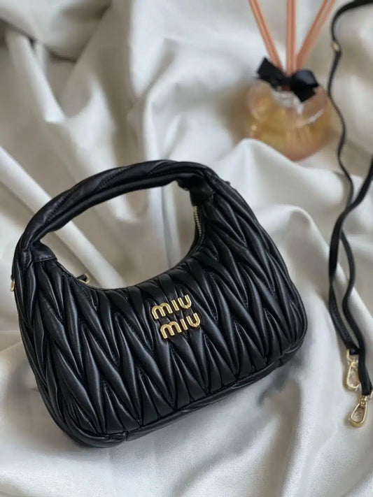 Miu Miu Yuvarlak Deri Çanta