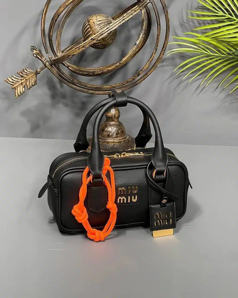 Miu Miu Düz Deri Çanta