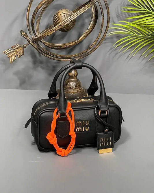 Miu Miu Düz Deri Çanta