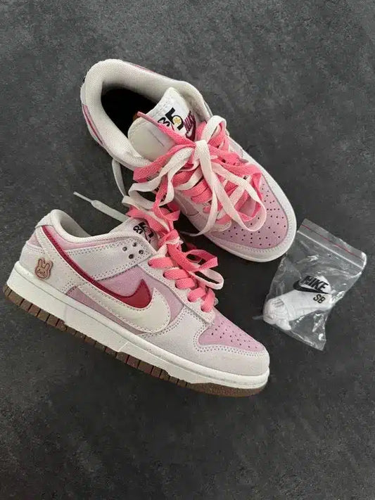 Nike Dunk Swoosh Pink