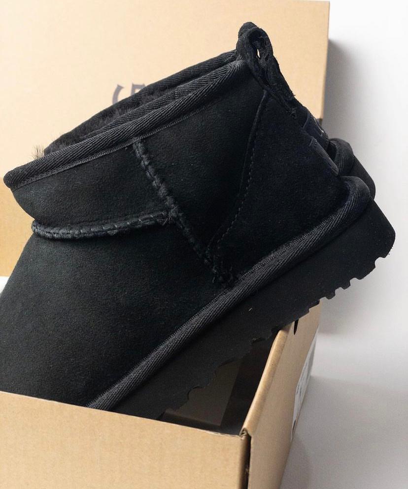 UGG Siyah Mini